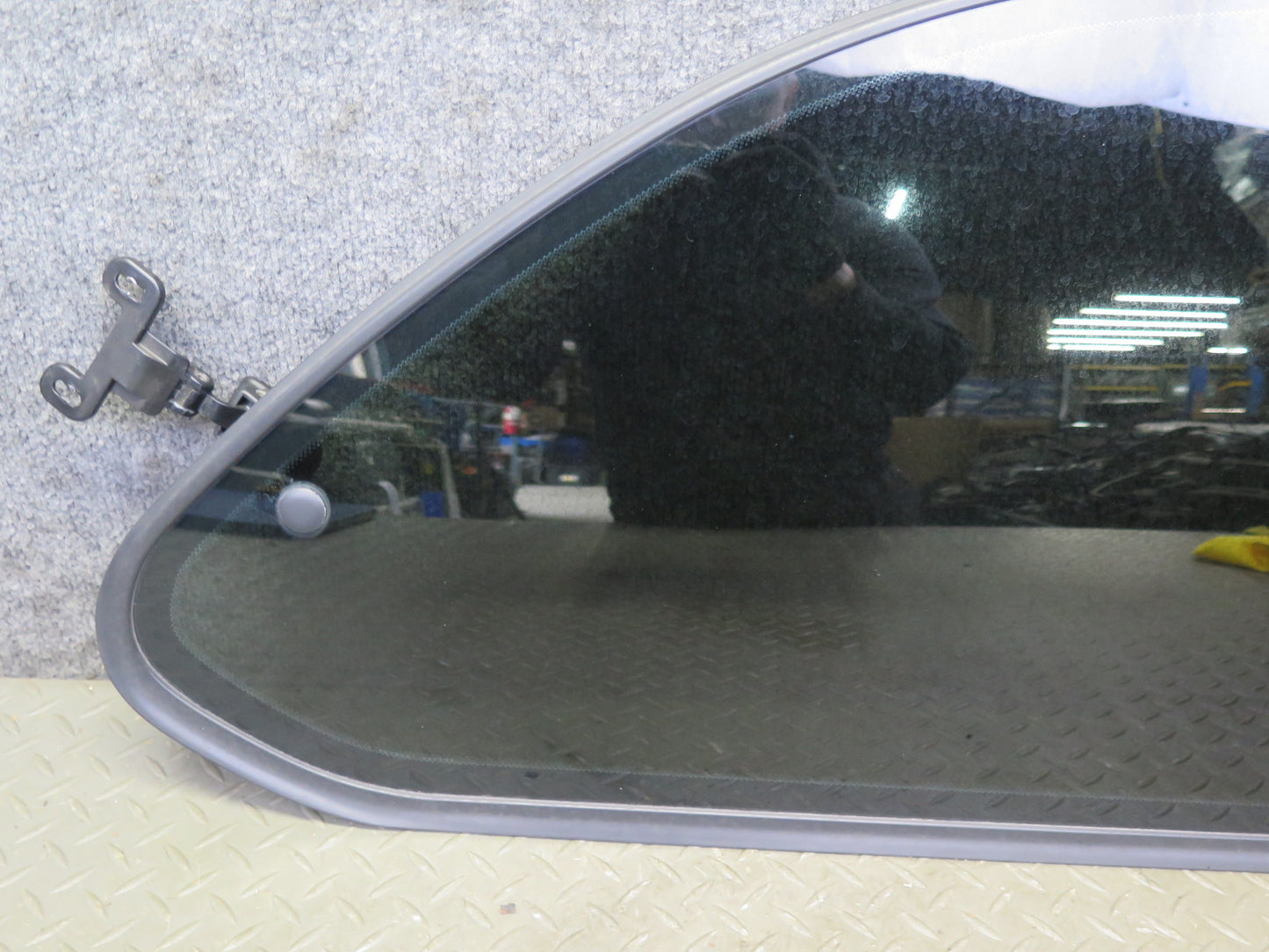 95-99 BMW E36 318ti Compact Rear Right Quarter Glass Window OEM