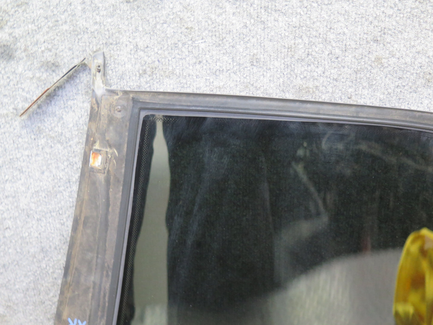 95-99 BMW E36 318ti Compact Rear Right Quarter Glass Window OEM