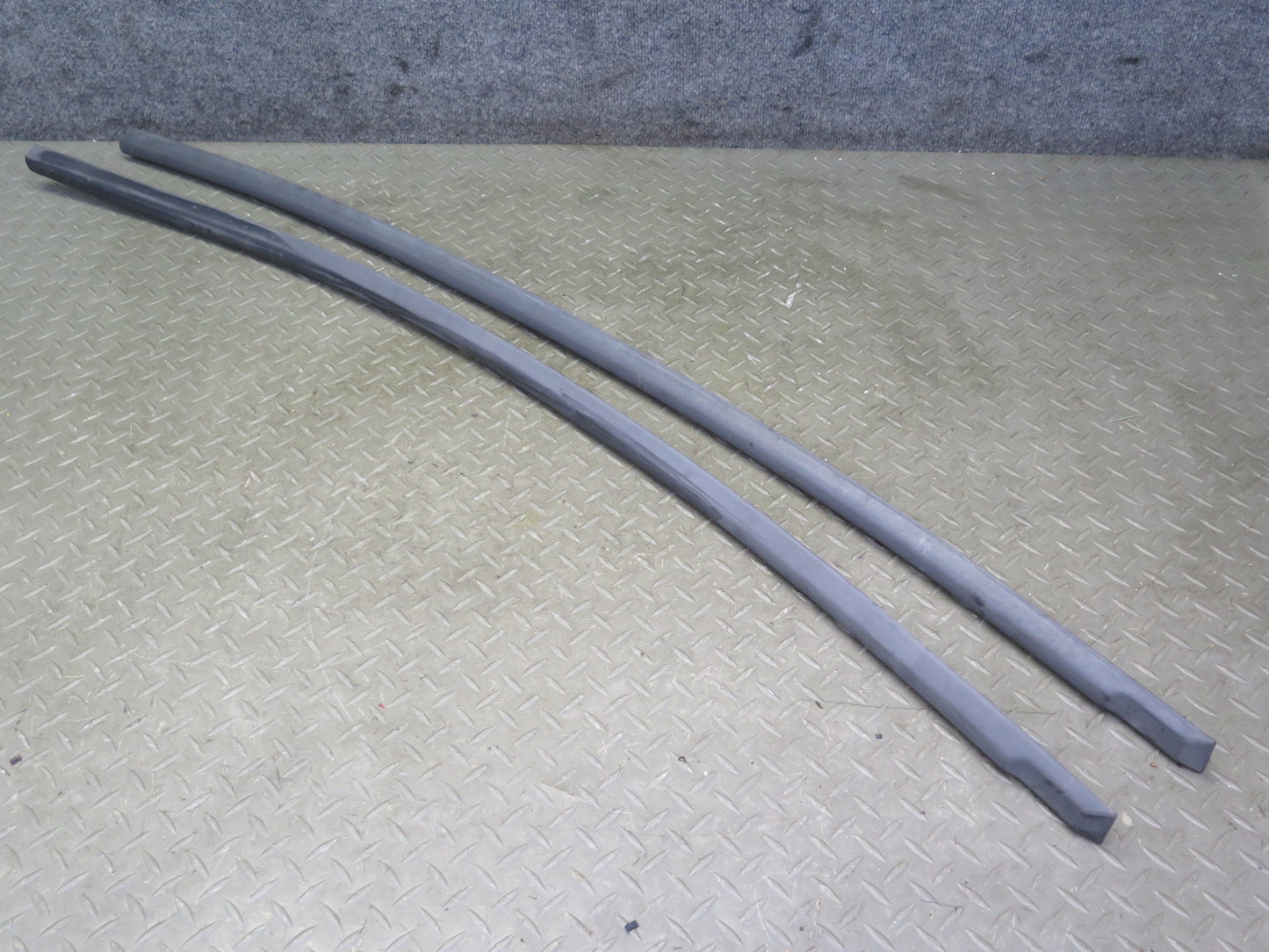 95-99 BMW E36 318ti Compact Fender Door Rear Quarter Trim Molding Set OEM