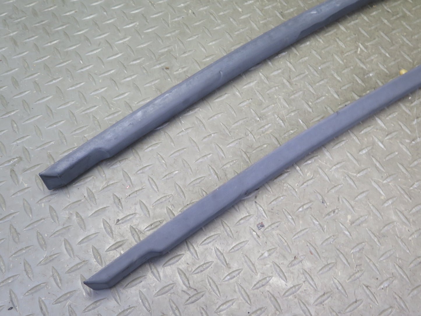 95-99 BMW E36 318ti Compact Fender Door Rear Quarter Trim Molding Set OEM
