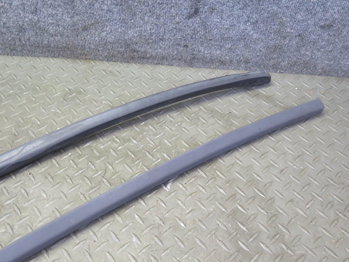 95-99 BMW E36 318ti Compact Fender Door Rear Quarter Trim Molding Set OEM