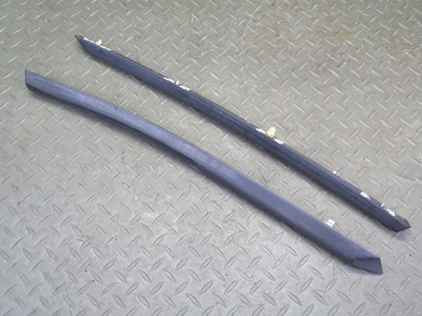 95-99 BMW E36 318ti Compact Fender Door Rear Quarter Trim Molding Set OEM