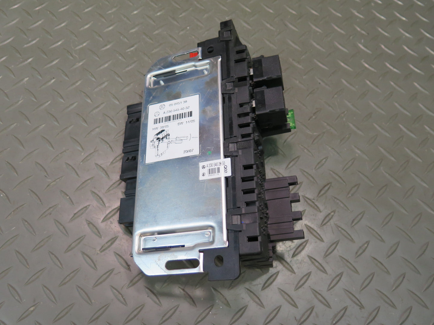 03-12 Mercedes R230 Sl-class Rear SAM Fuse Relay Box Module 2305454032 OEM