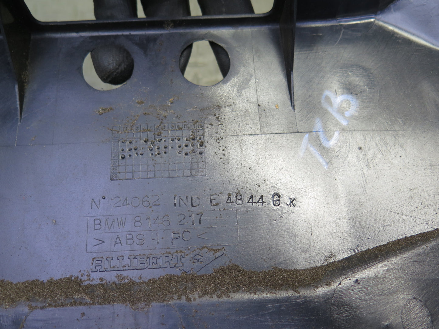 95-99 BMW E36 318ti Compact Rear Trunk Tail Trim Cover Panel 8146217 OEM