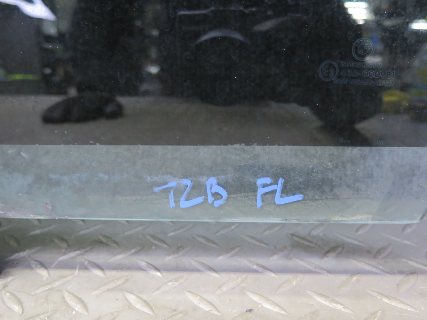 95-99 BMW E36 318ti Compact Left Door Glass Window OEM