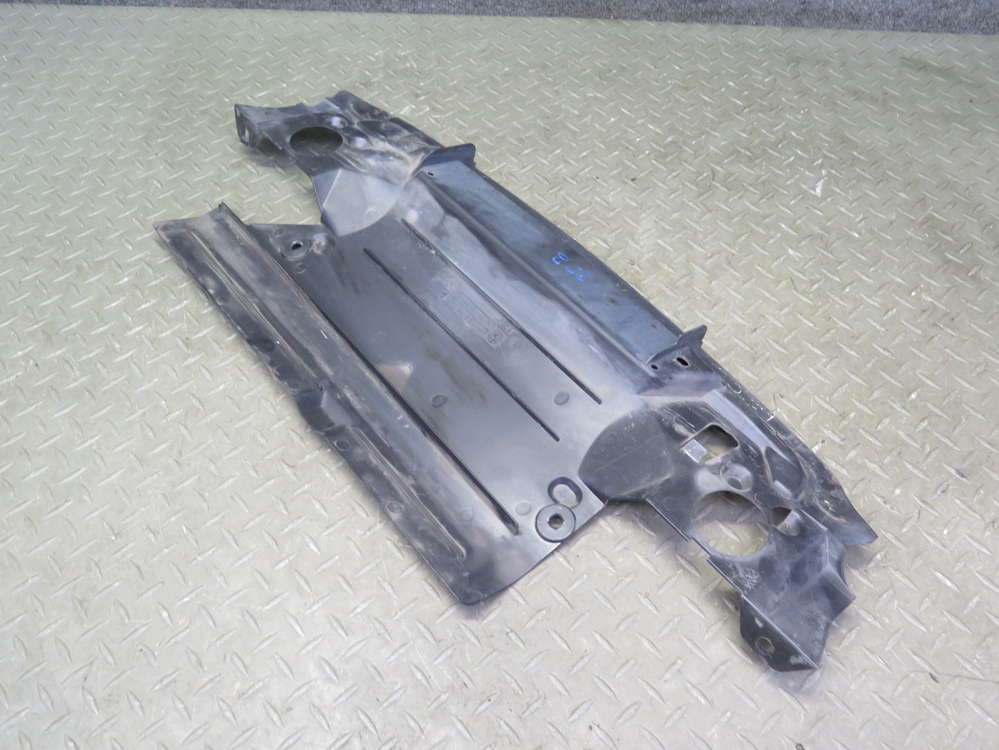 95-99 BMW E36 318ti Radiator Cowl Cover Panel 8119046 OEM