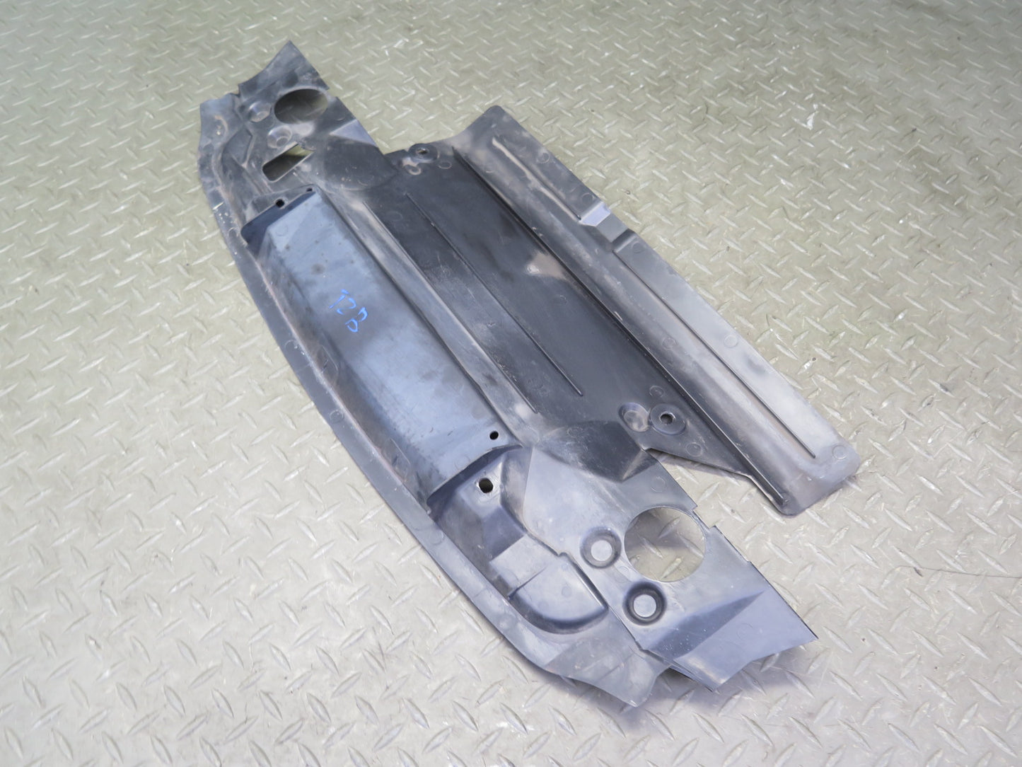 95-99 BMW E36 318ti Radiator Cowl Cover Panel 8119046 OEM