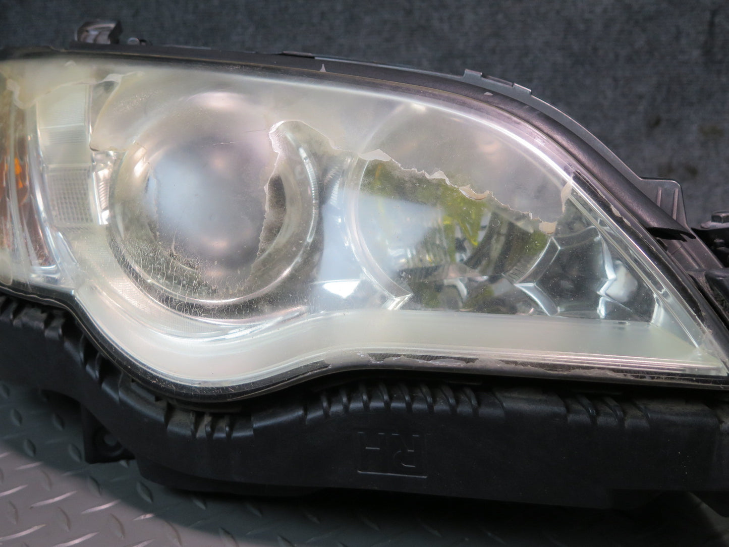 06-08 JDM Subaru Legacy BP5 Set of 2 Front Xenon HID Headlight Lamp OEM