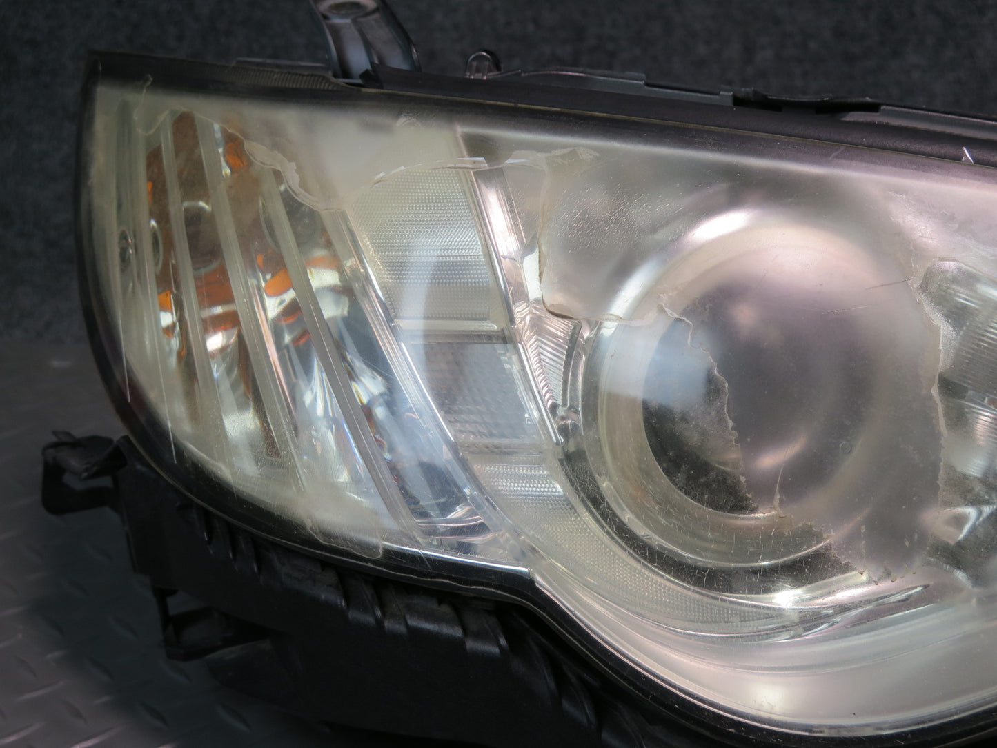06-08 JDM Subaru Legacy BP5 Set of 2 Front Xenon HID Headlight Lamp OEM