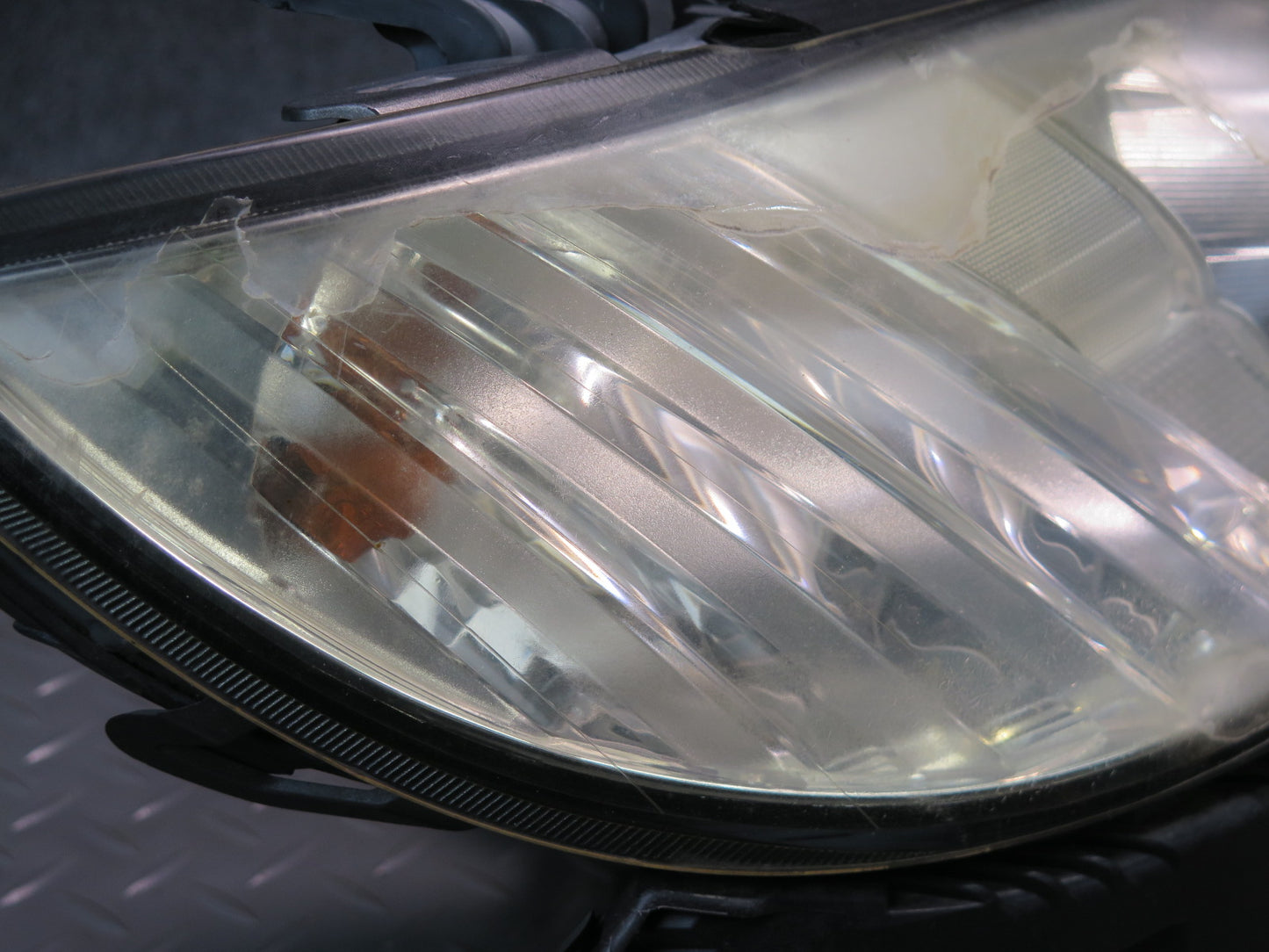 06-08 JDM Subaru Legacy BP5 Set of 2 Front Xenon HID Headlight Lamp OEM