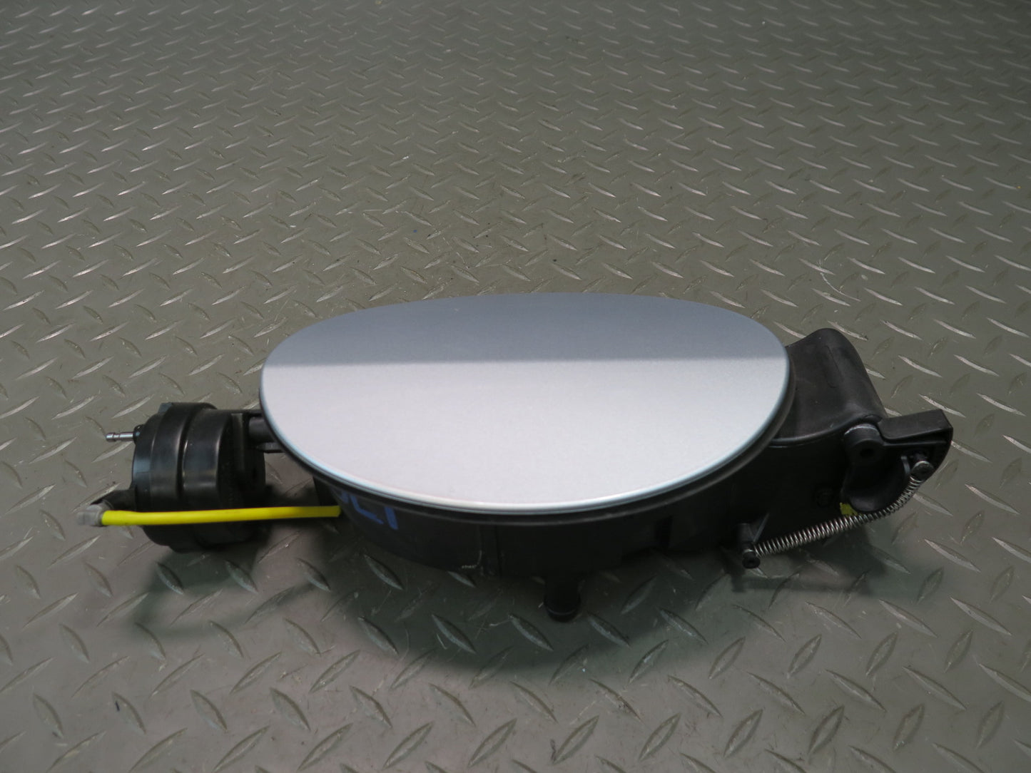 03-12 Mercedes R230 Fuel Tank Filler Door Lid Cover Actuator Housing Set OEM