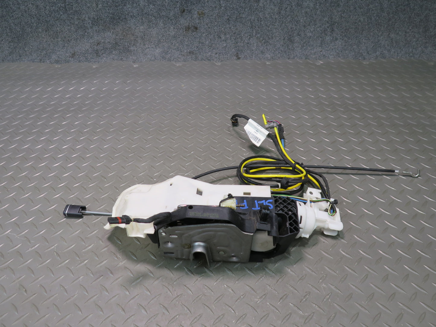 03-12 Mercedes R230 Sl-class Front Right Door Lock Latch Actuator Keyless OEM