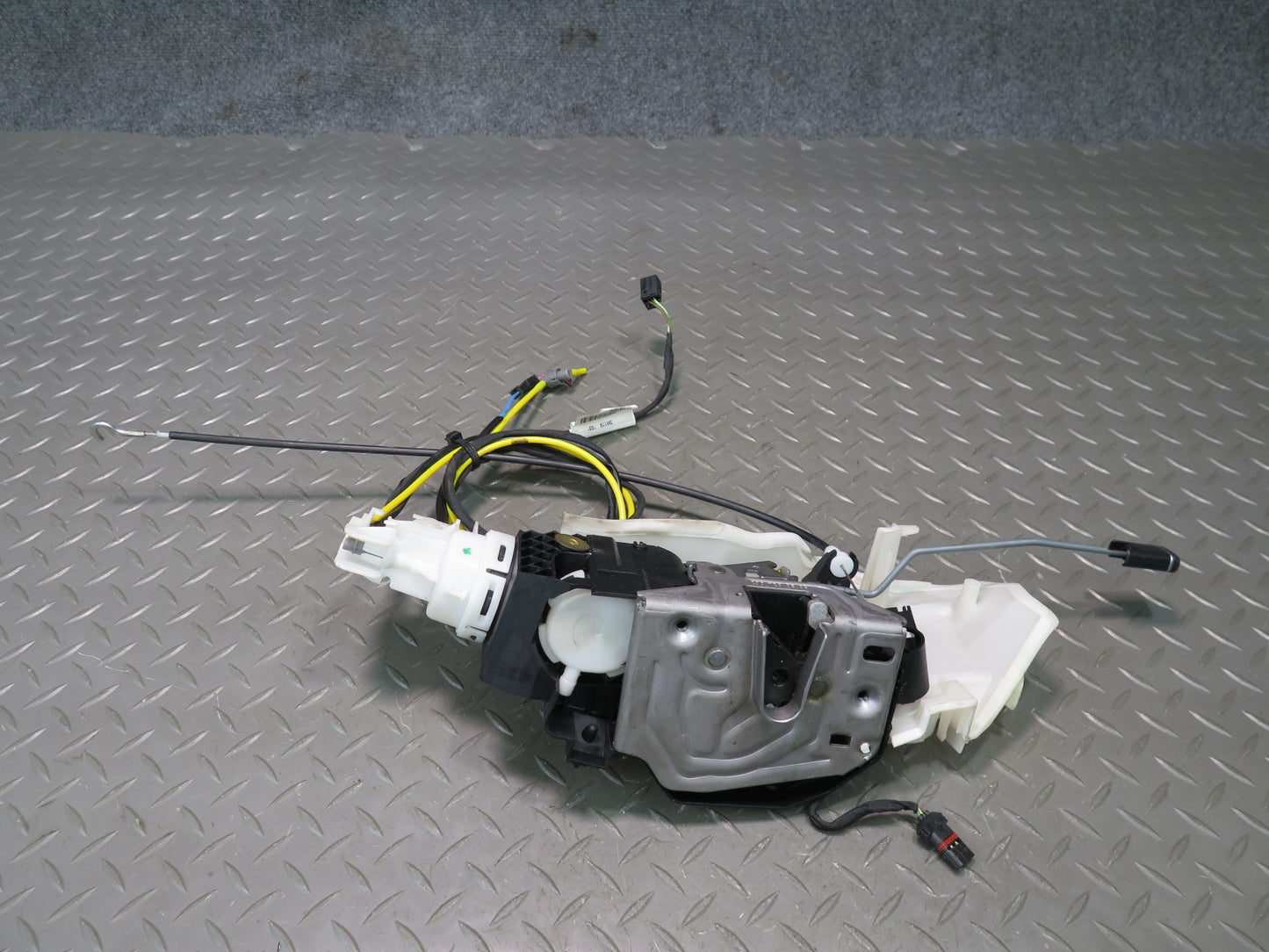 03-12 Mercedes R230 Sl-class Front Right Door Lock Latch Actuator Keyless OEM