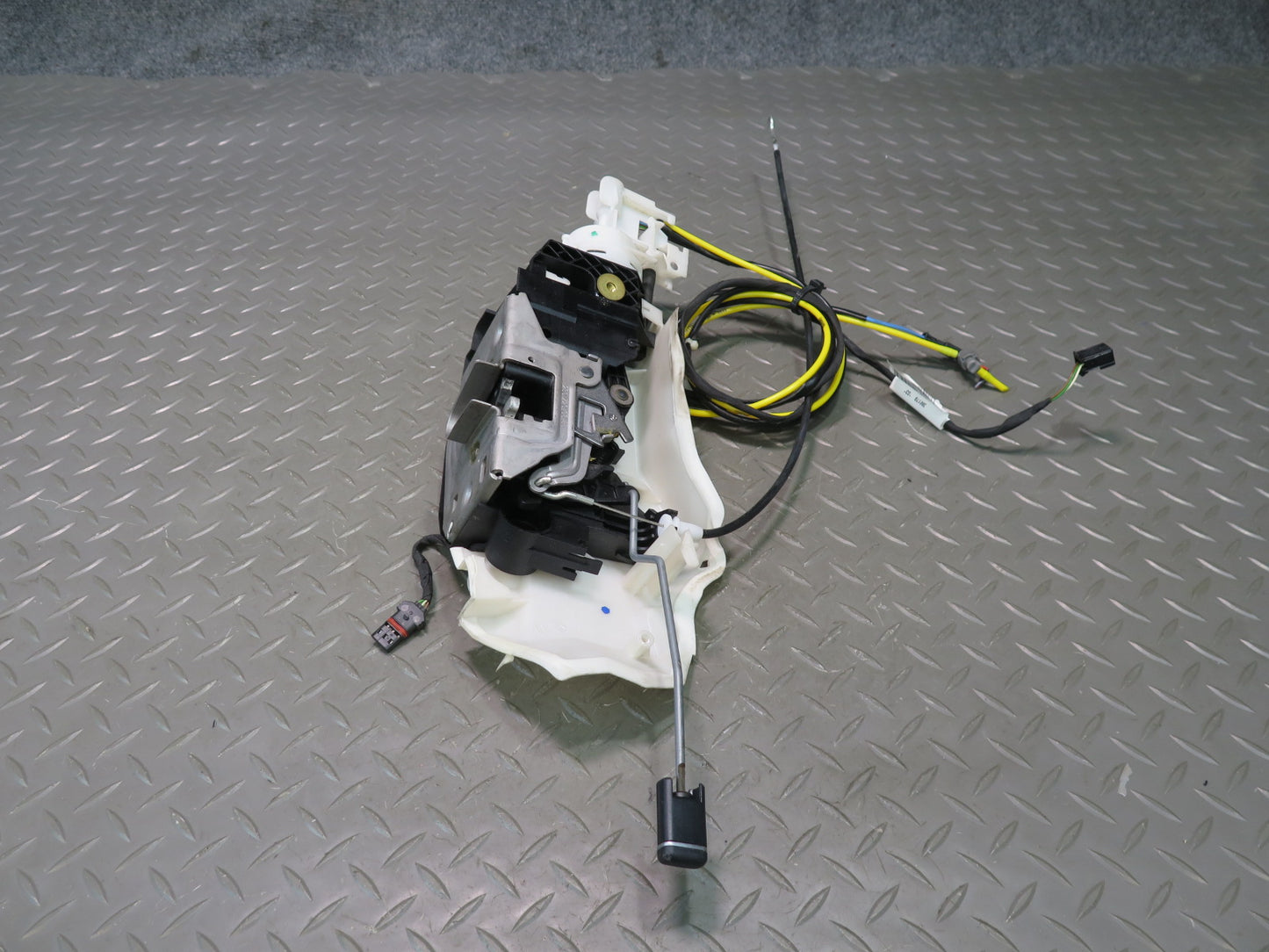03-12 Mercedes R230 Sl-class Front Right Door Lock Latch Actuator Keyless OEM