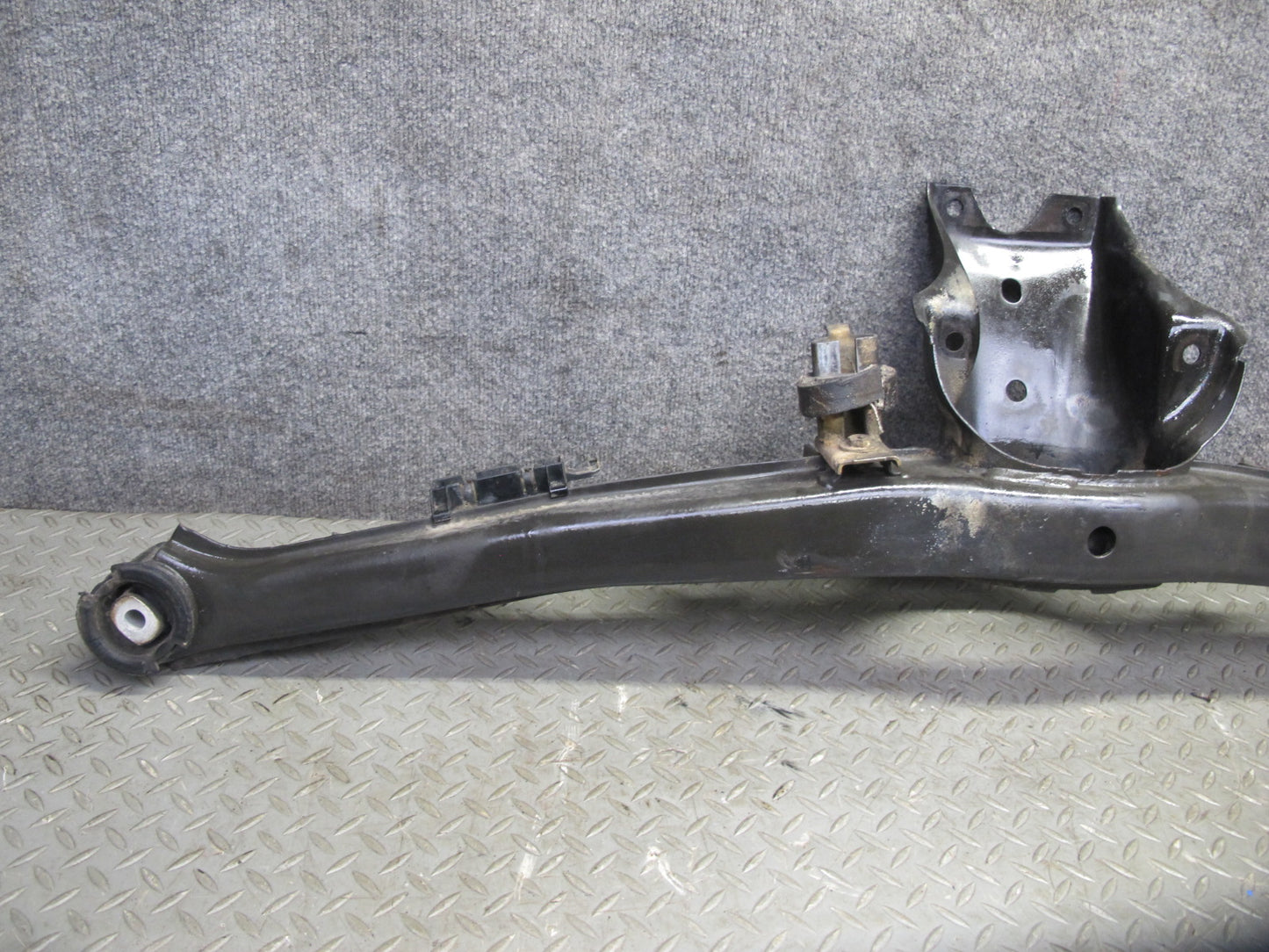 95-99 BMW E36 318ti Compact Rear Suspension Crossmember Subframe Bracket OEM