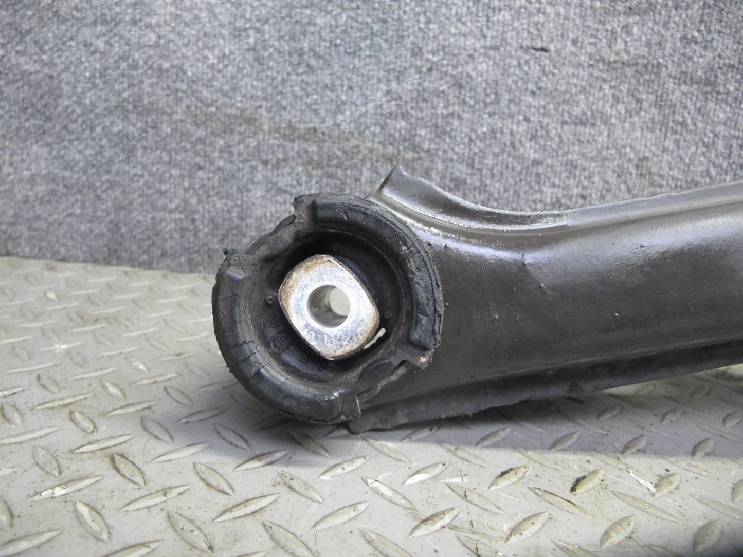 95-99 BMW E36 318ti Compact Rear Suspension Crossmember Subframe Bracket OEM