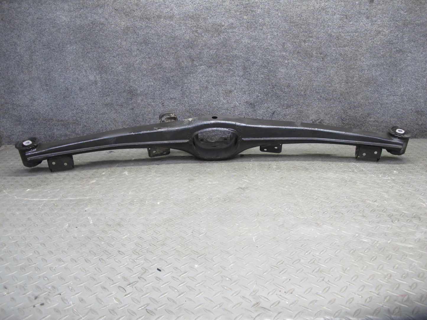 95-99 BMW E36 318ti Compact Rear Suspension Crossmember Subframe Bracket OEM