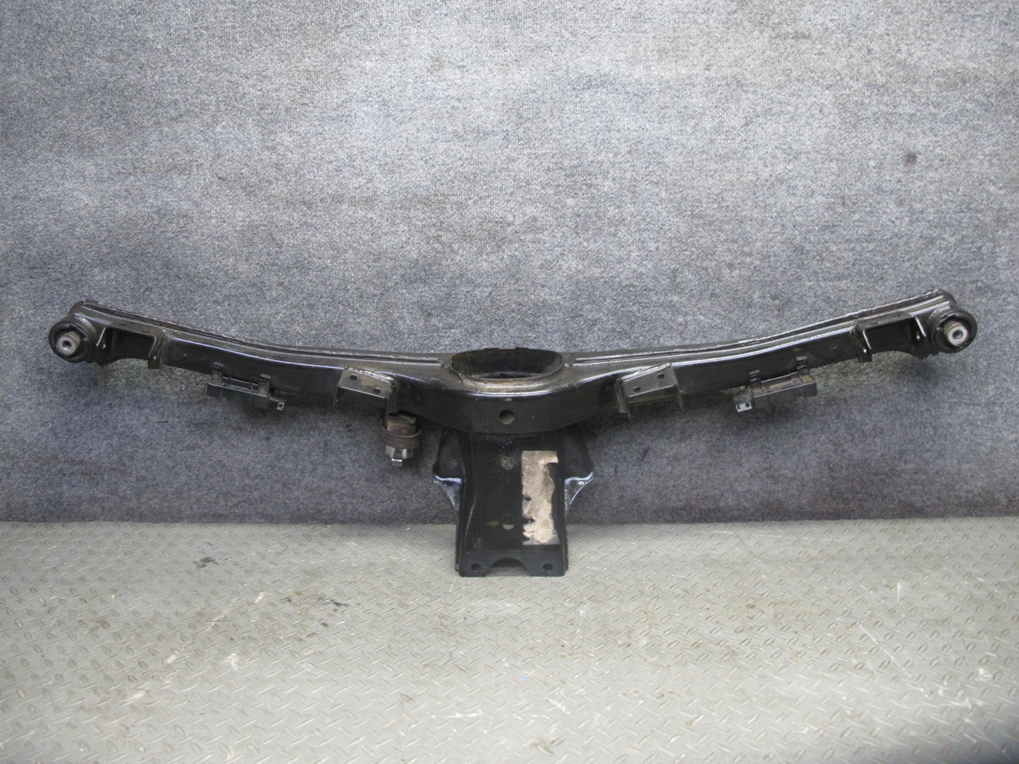 95-99 BMW E36 318ti Compact Rear Suspension Crossmember Subframe Bracket OEM