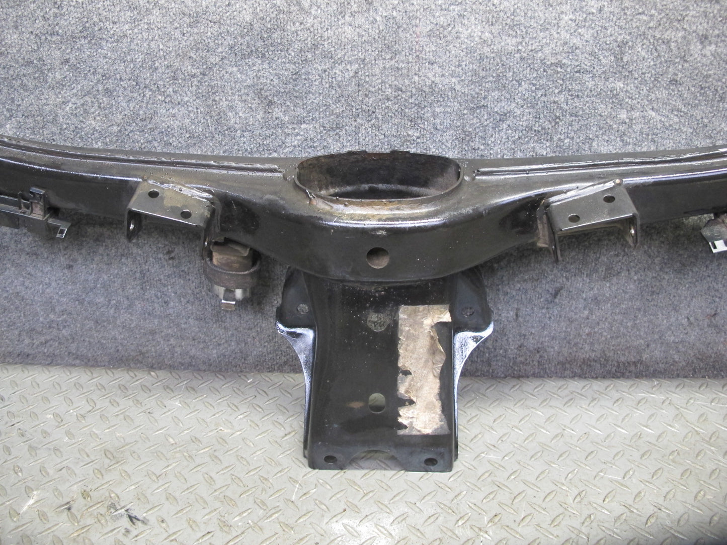 95-99 BMW E36 318ti Compact Rear Suspension Crossmember Subframe Bracket OEM