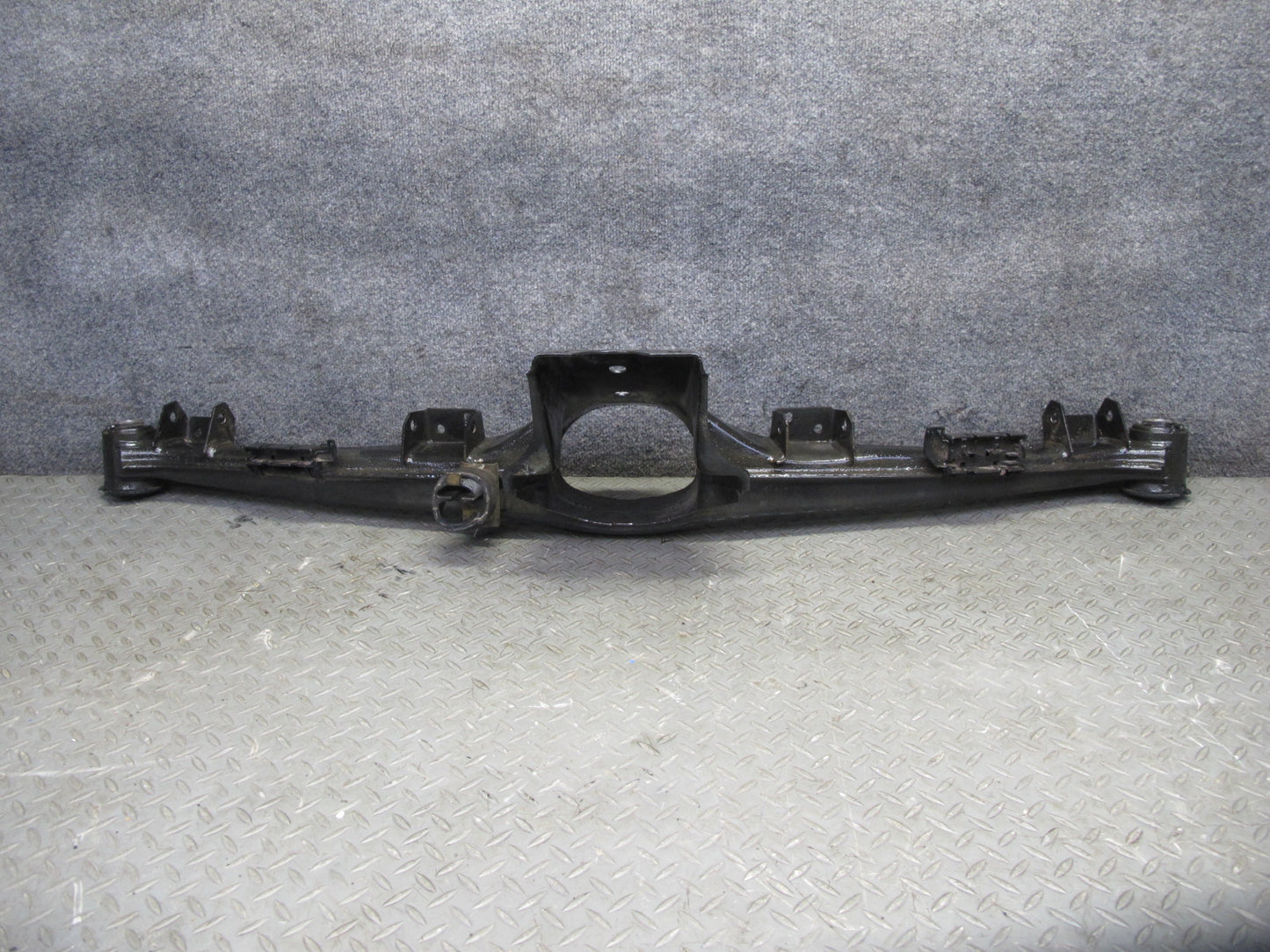 95-99 BMW E36 318ti Compact Rear Suspension Crossmember Subframe Bracket OEM