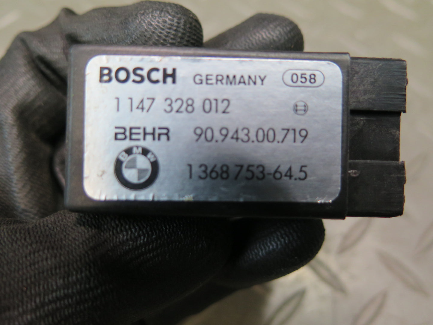 83-89 BMW E24 633CSi 635CSi Climate Relay Control Module 1368753 OEM