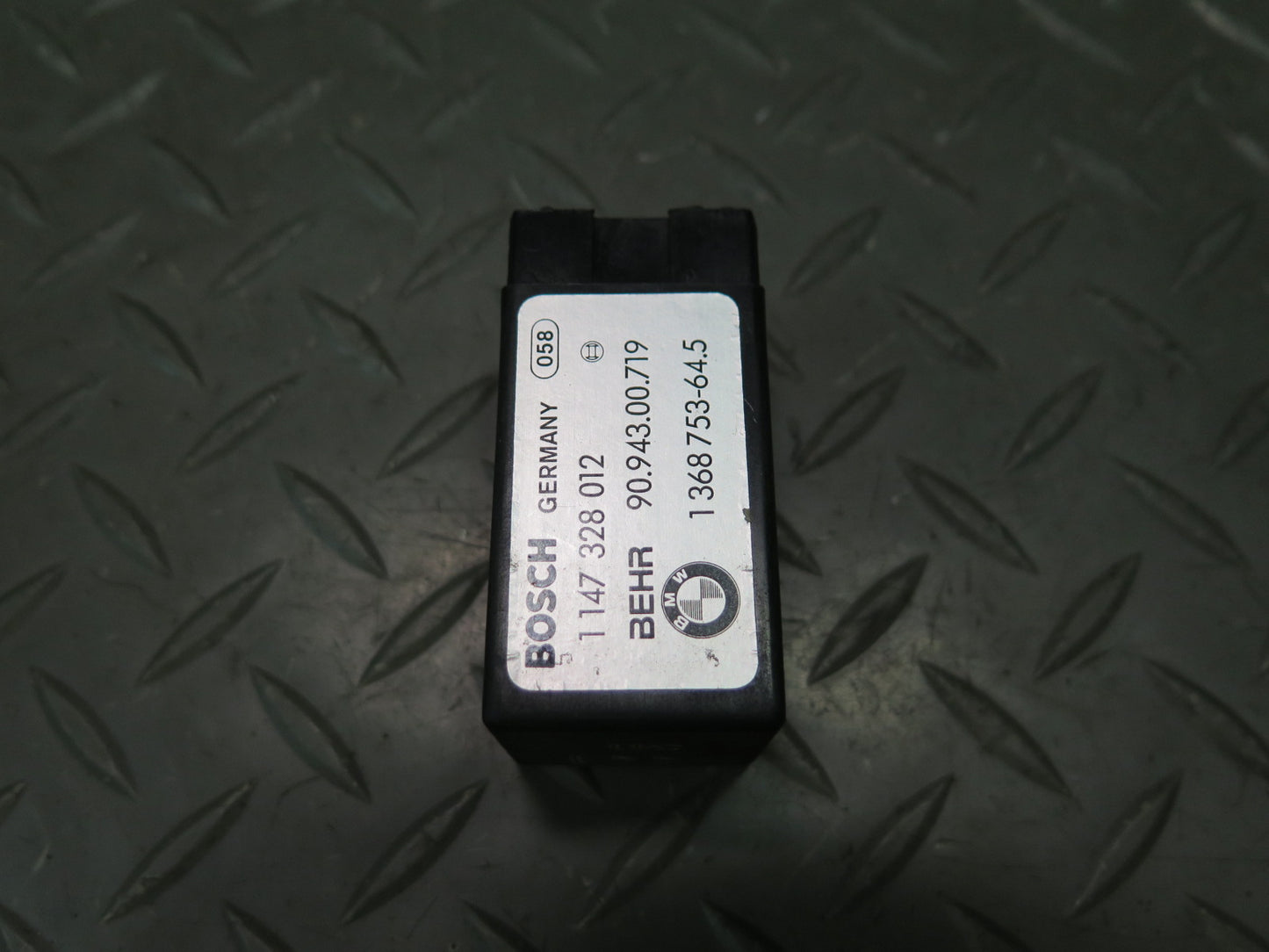 83-89 BMW E24 633CSi 635CSi Climate Relay Control Module 1368753 OEM