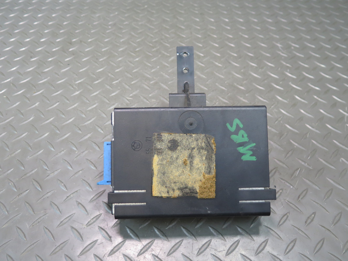 83-89 BMW E24 633CSi 635CSi Cruise Control Module 1371714 OEM