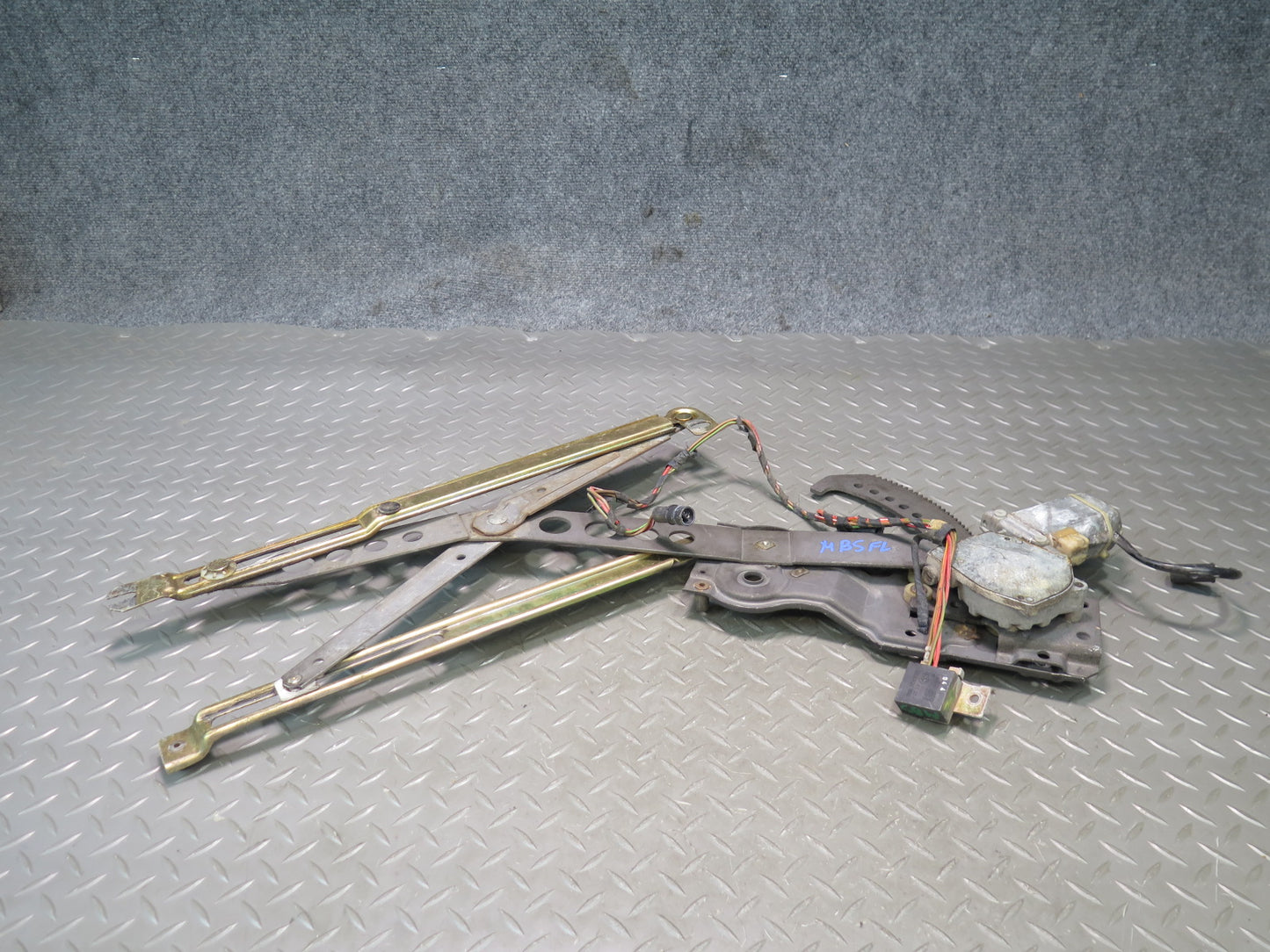 78-89 BMW E24 633CSi 635CSi Left Door Window Regulator w Motor OEM