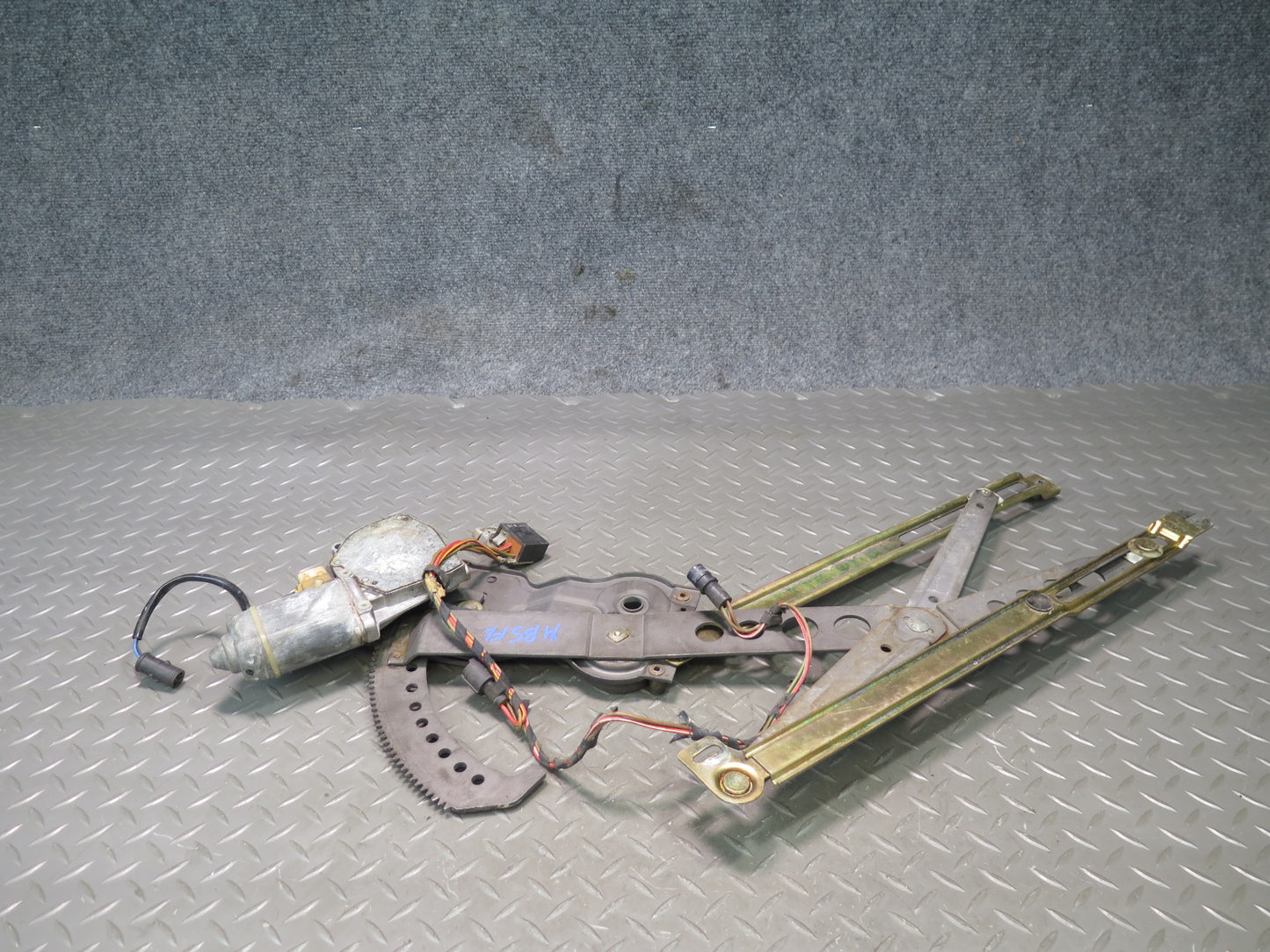 78-89 BMW E24 633CSi 635CSi Left Door Window Regulator w Motor OEM