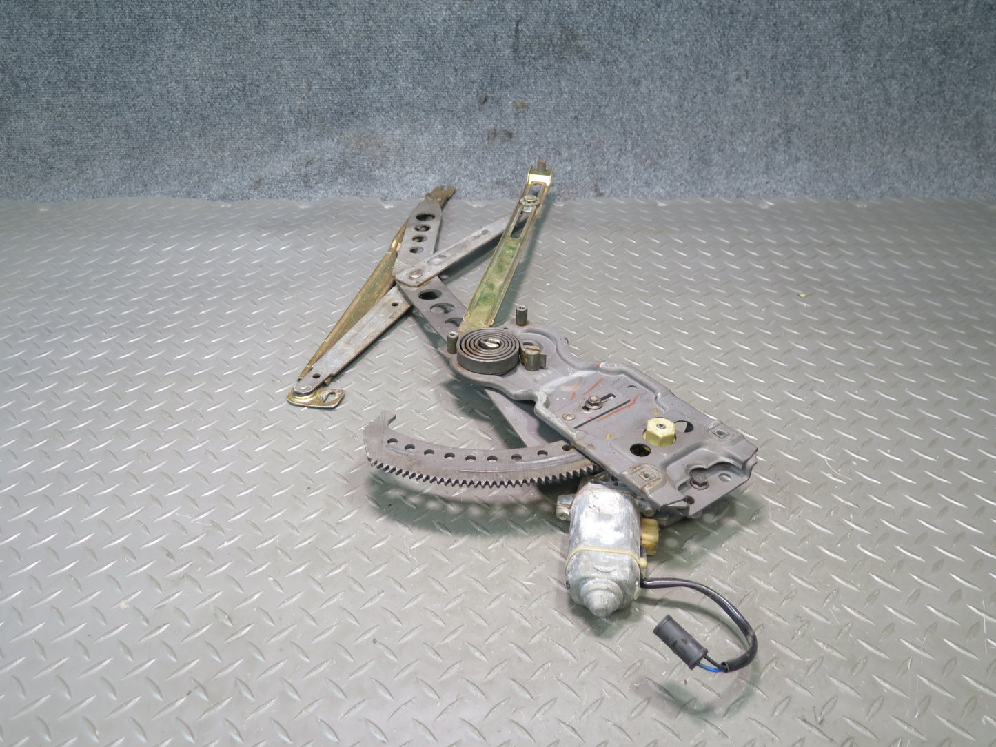 78-89 BMW E24 633CSi 635CSi Left Door Window Regulator w Motor OEM