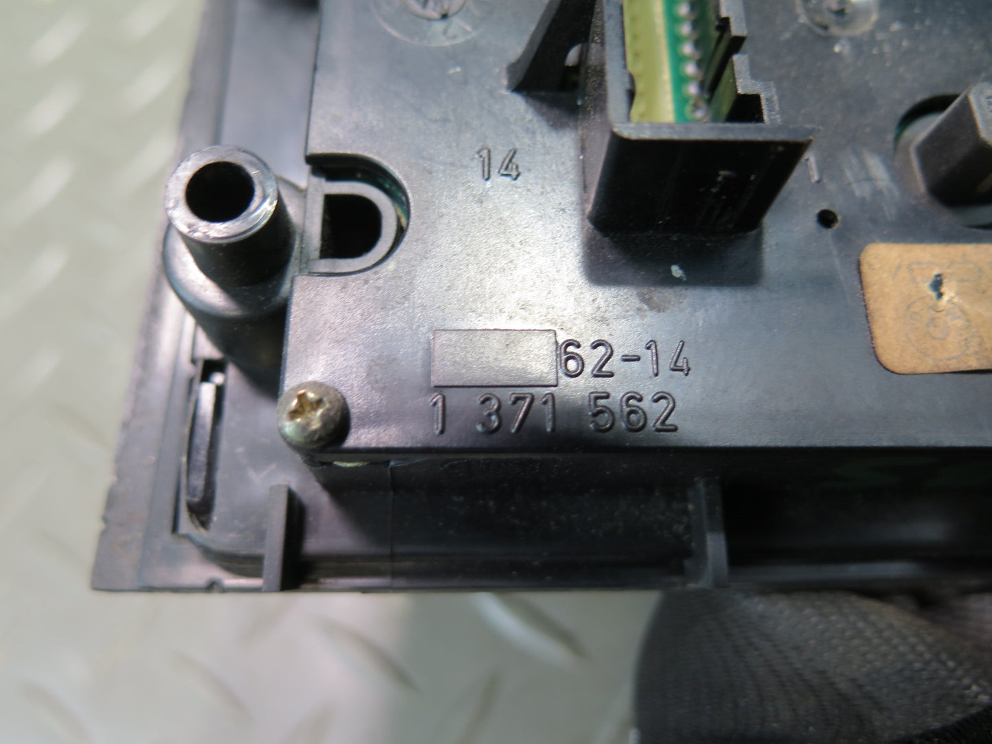 83-84 BMW E24 633CSi Check Control Panel 1371562 OEM