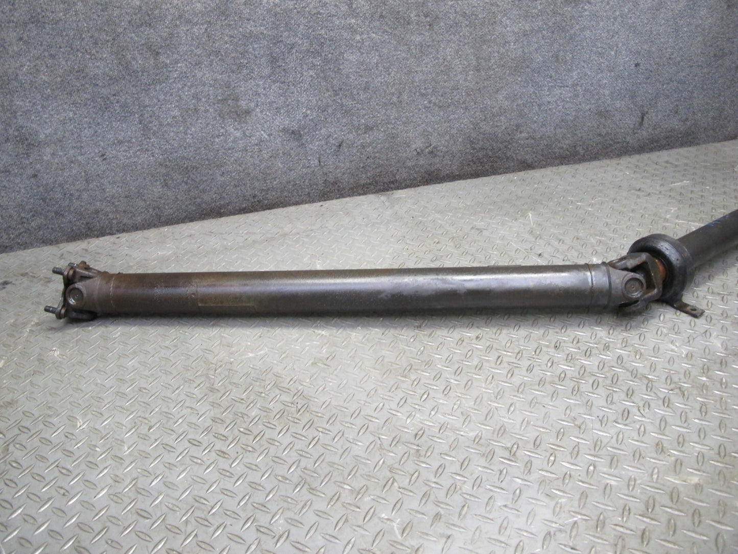 84-86 BMW E24 633CSI 635CSI M30 A/T Rear Drive Shaft Driveshaft 115K Miles OEM