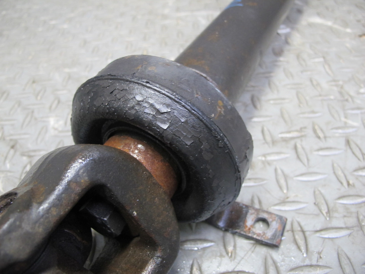 84-86 BMW E24 633CSI 635CSI M30 A/T Rear Drive Shaft Driveshaft 115K Miles OEM
