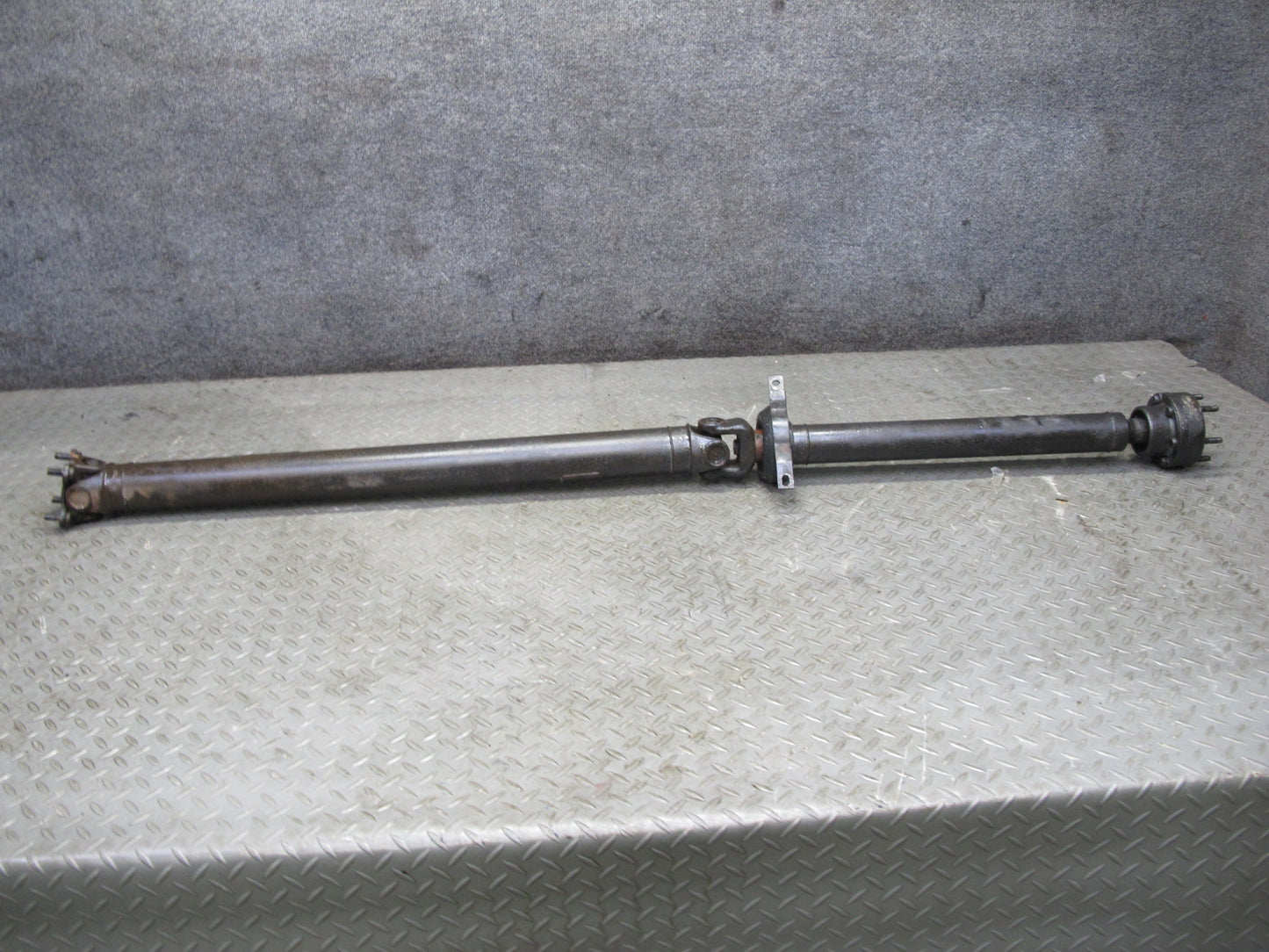 84-86 BMW E24 633CSI 635CSI M30 A/T Rear Drive Shaft Driveshaft 115K Miles OEM