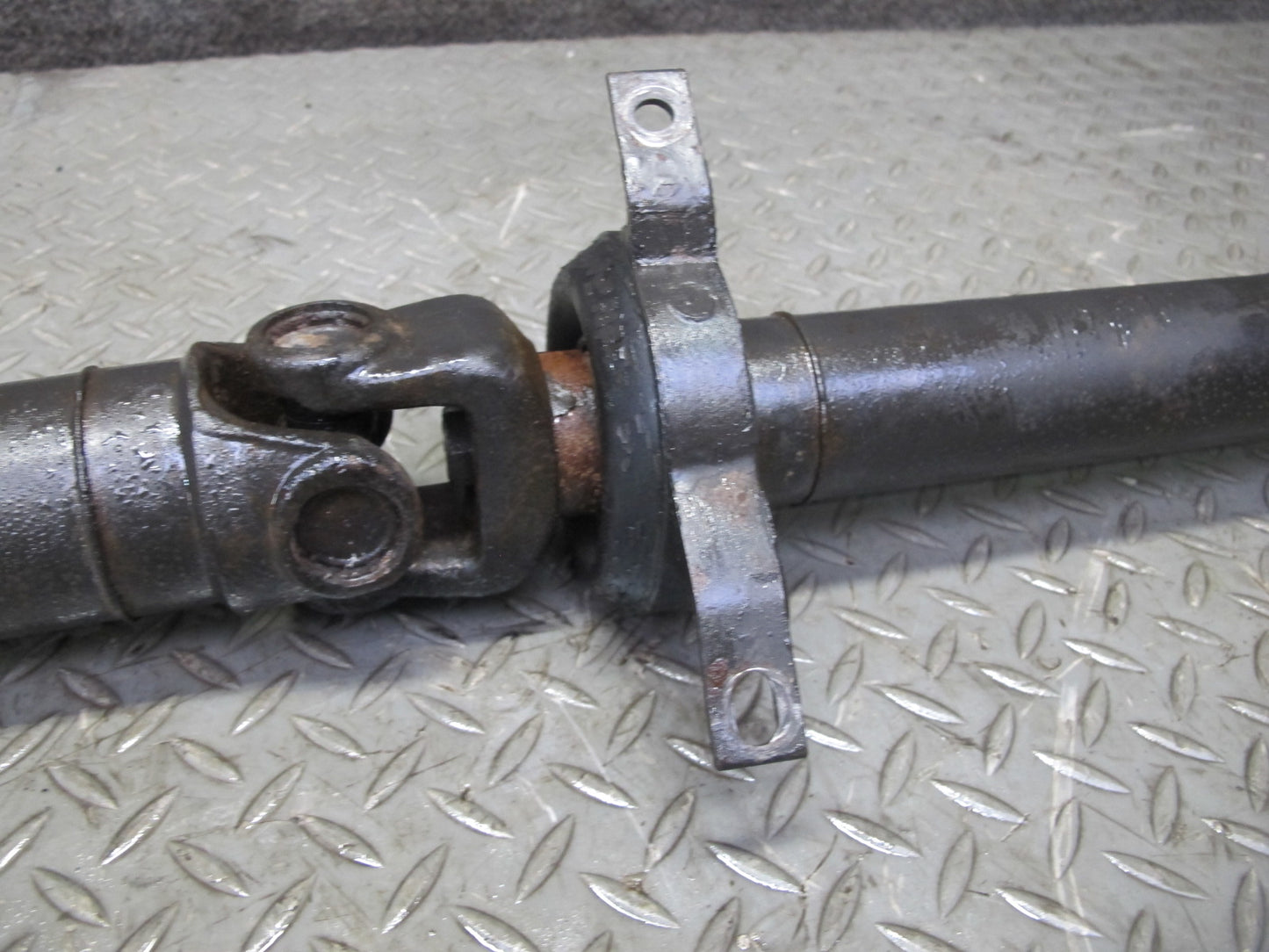 84-86 BMW E24 633CSI 635CSI M30 A/T Rear Drive Shaft Driveshaft 115K Miles OEM
