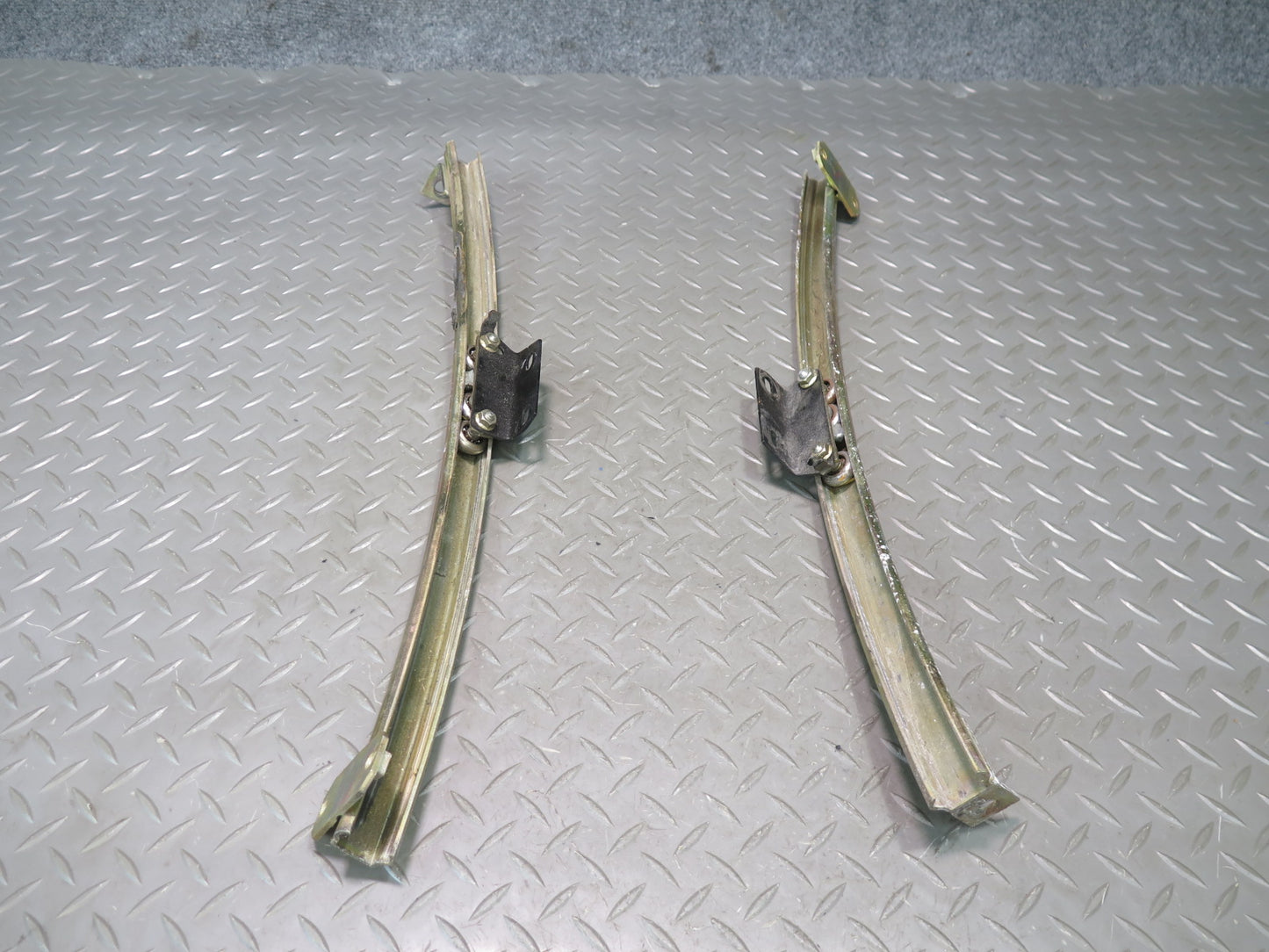 84-89 BMW E24 633CSi 635CSi Set of 2 Right Door Window Regulator Track Guide OEM