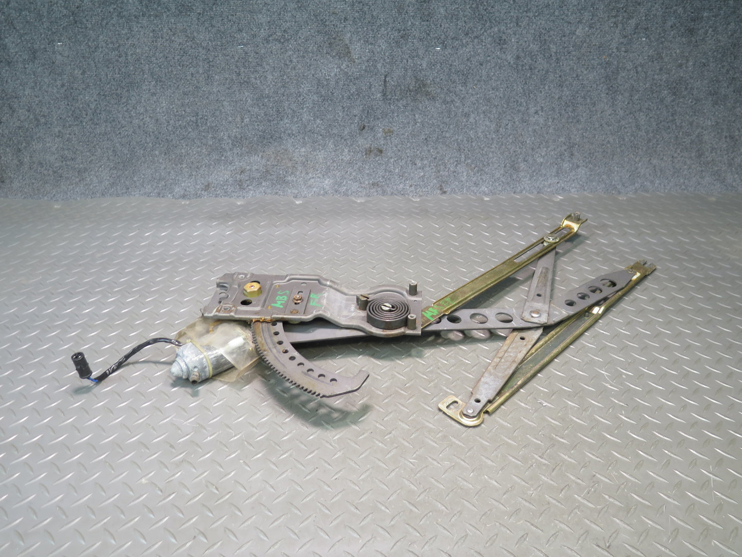 78-89 BMW E24 633CSi 635CSi Right Passenger Door Window Regulator w Motor OEM