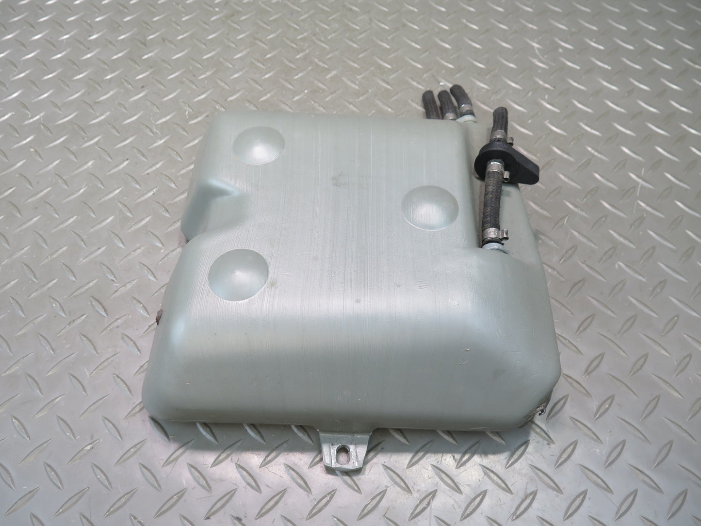 83-87 BMW E24 633CSi 635CSi Fuel Evap Vapor Charcoal Canister Expansion Tank OEM