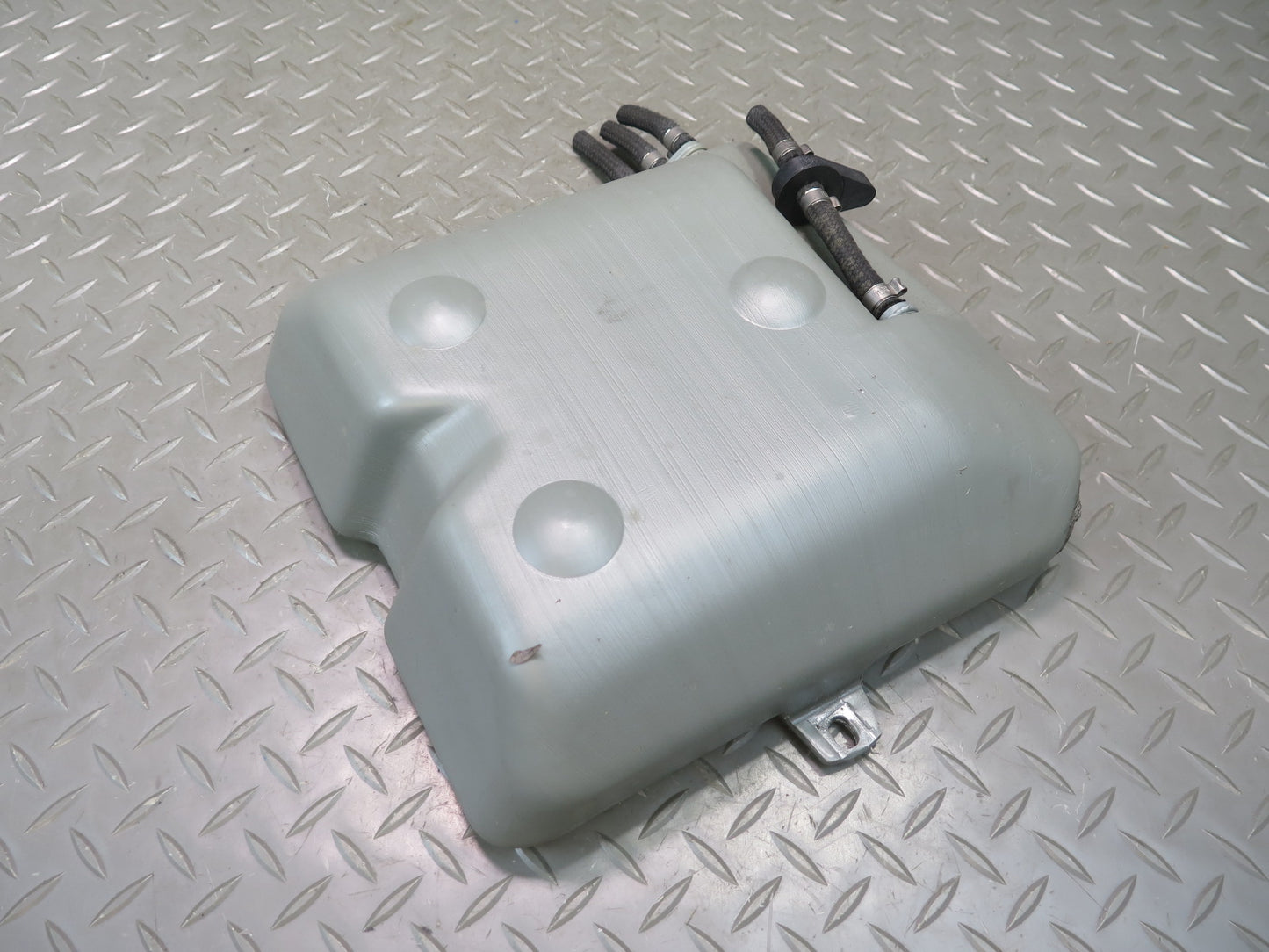 83-87 BMW E24 633CSi 635CSi Fuel Evap Vapor Charcoal Canister Expansion Tank OEM