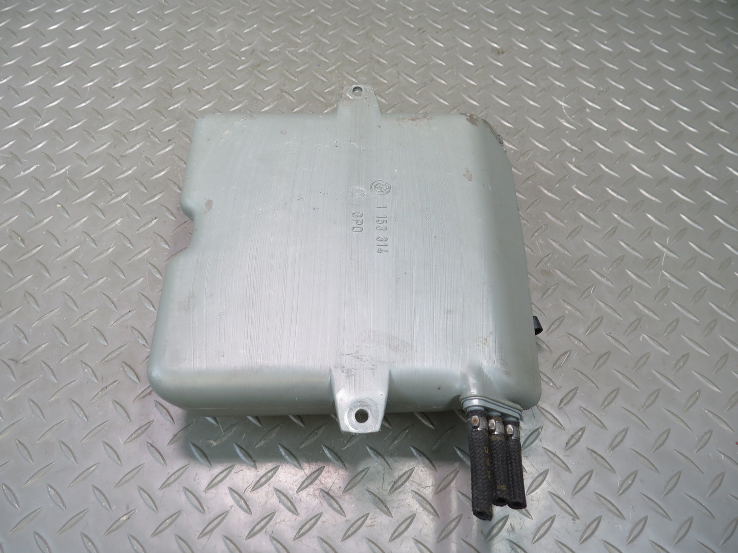 83-87 BMW E24 633CSi 635CSi Fuel Evap Vapor Charcoal Canister Expansion Tank OEM