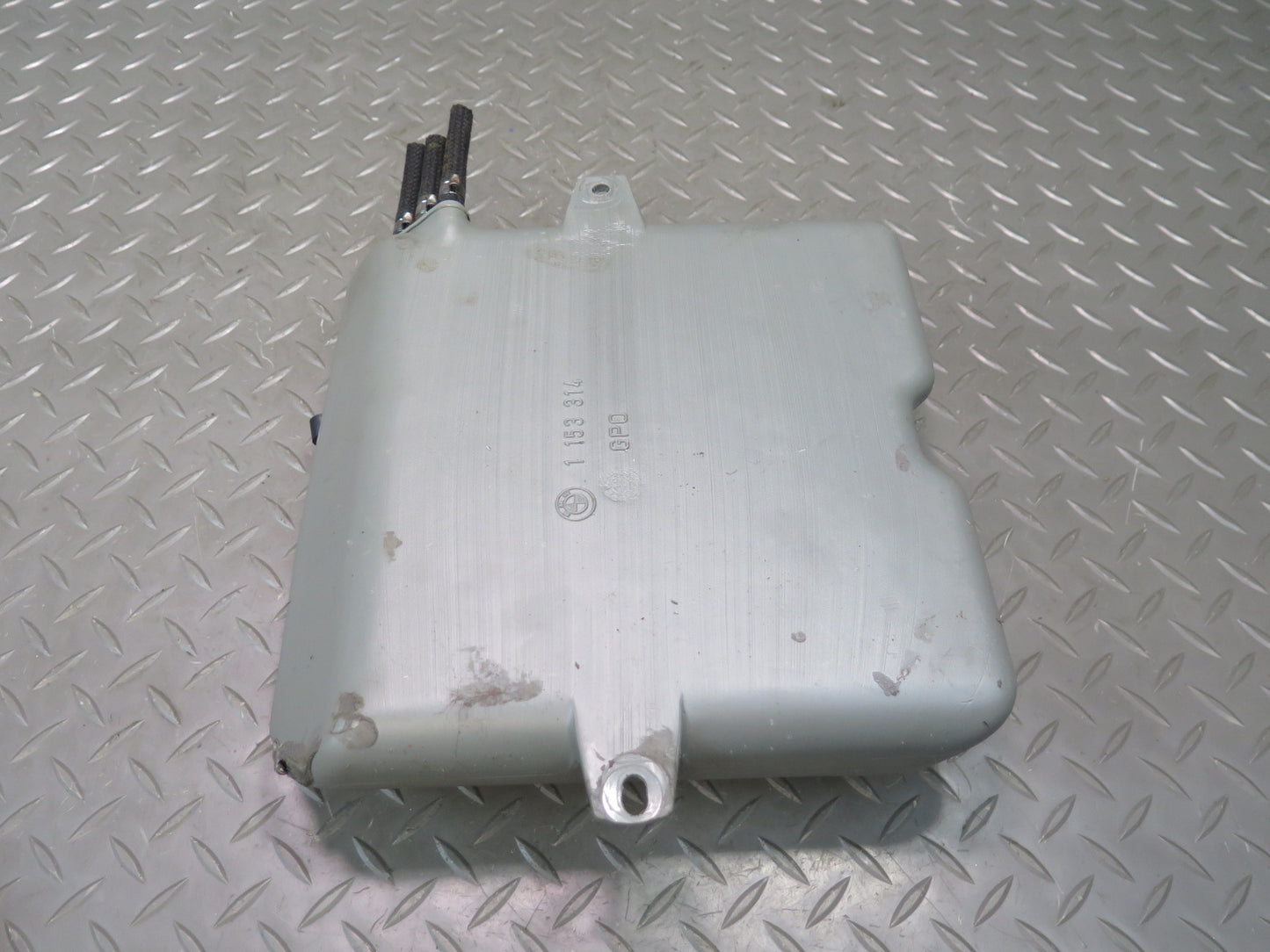83-87 BMW E24 633CSi 635CSi Fuel Evap Vapor Charcoal Canister Expansion Tank OEM