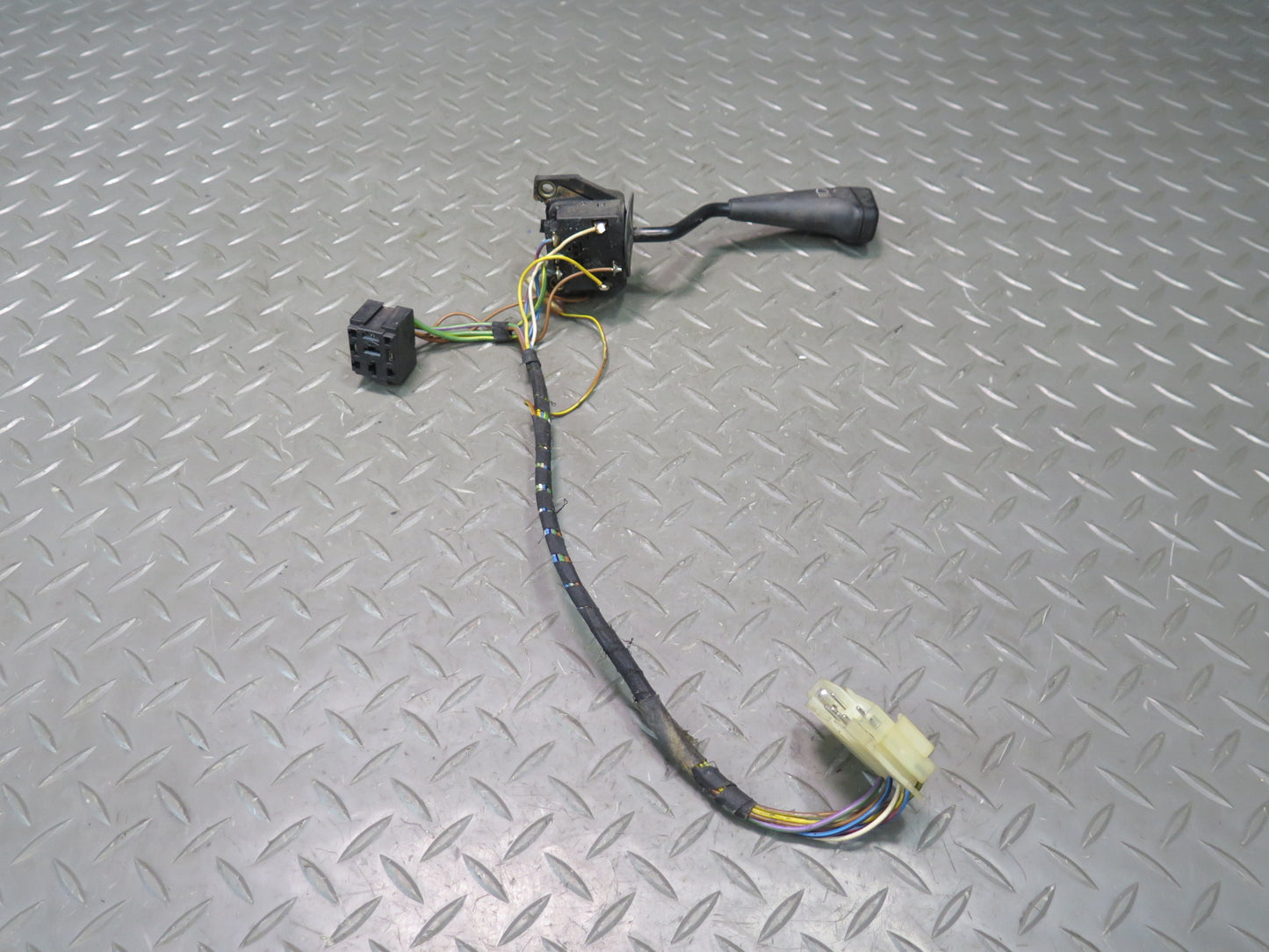 83-85 BMW E24 633CSi 635CSI Steering Column Turn Signal Switch OEM