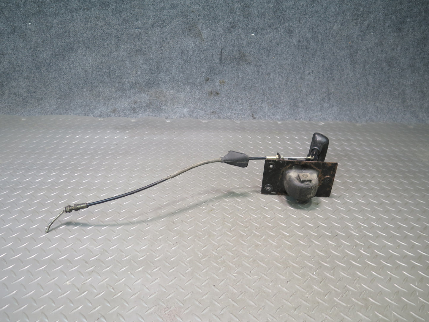 84-89 BMW E24 633CSI 635CSI A/T Gear Shifter Selector w Cable OEM