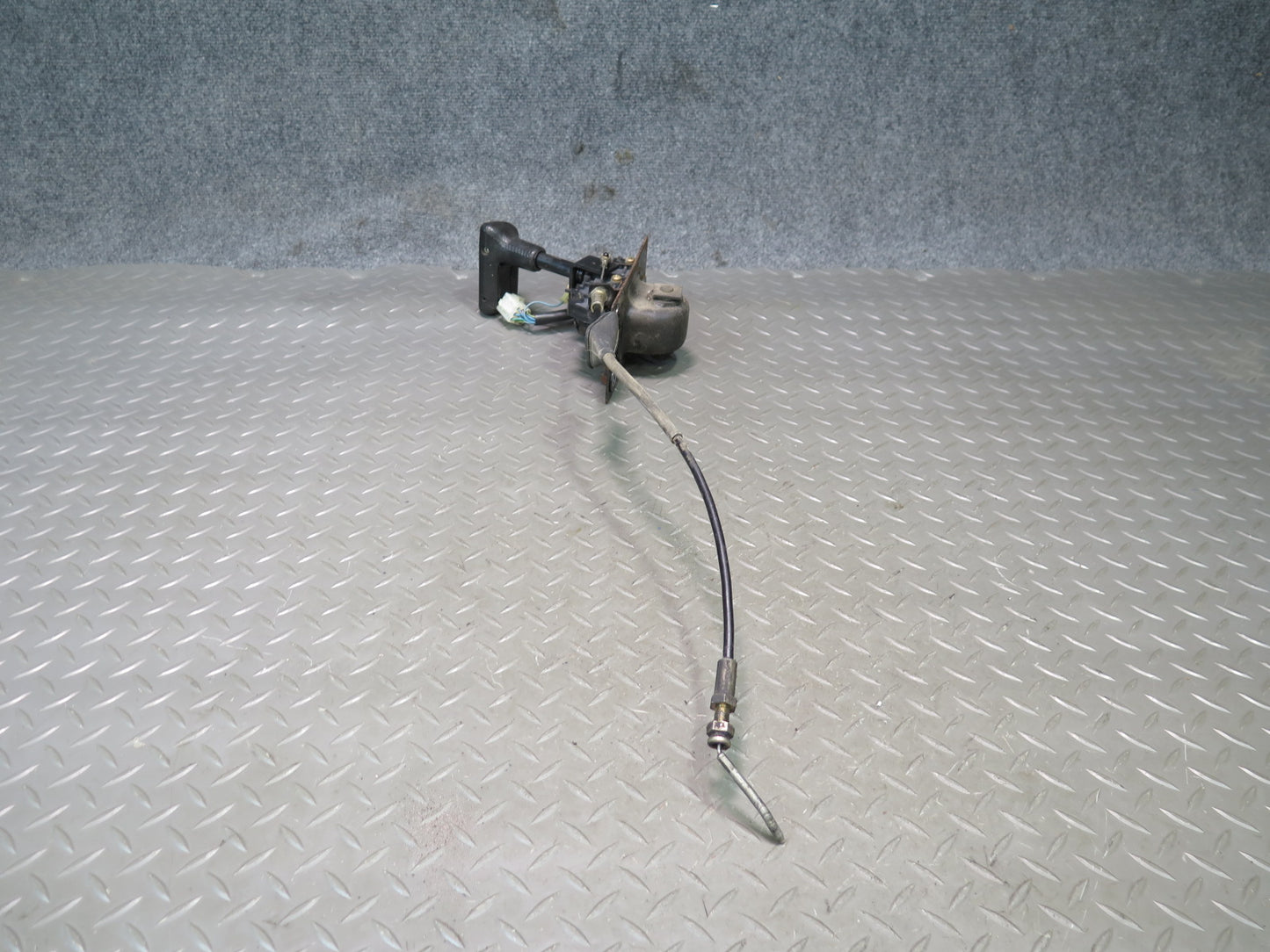 84-89 BMW E24 633CSI 635CSI A/T Gear Shifter Selector w Cable OEM