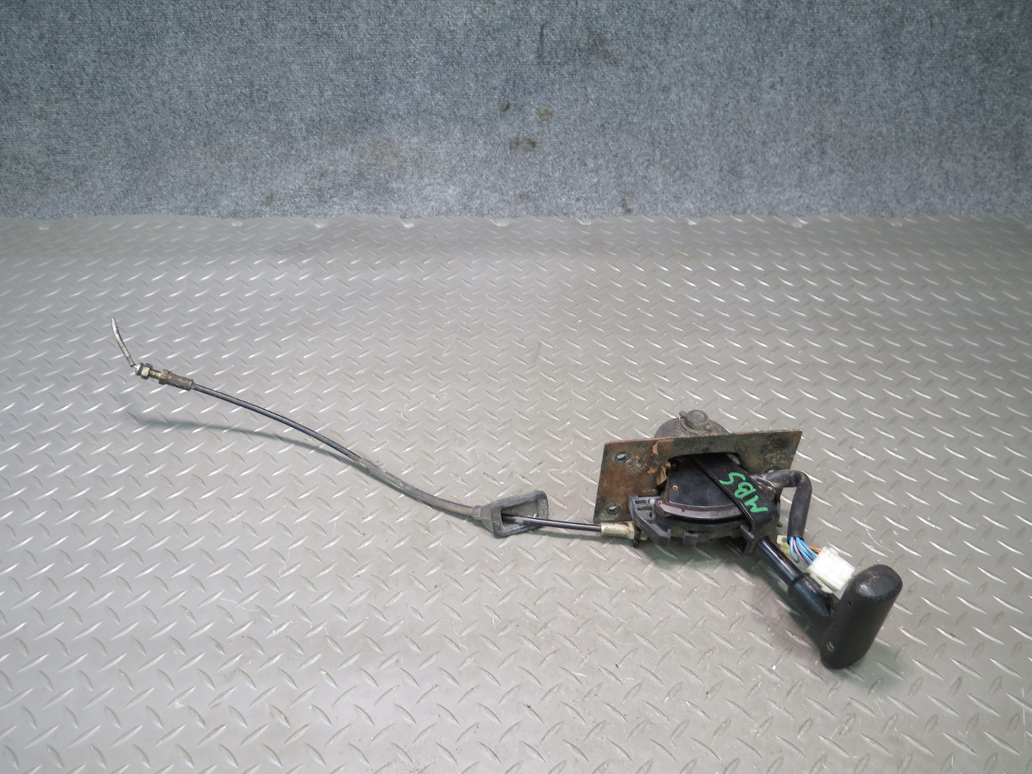 84-89 BMW E24 633CSI 635CSI A/T Gear Shifter Selector w Cable OEM