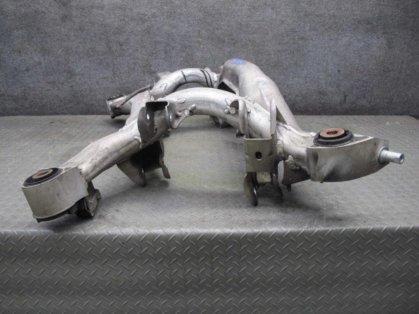 07-09 Nissan Z33 350Z Conv Rear Suspension Subframe Crossmember Carrier 101K OEM
