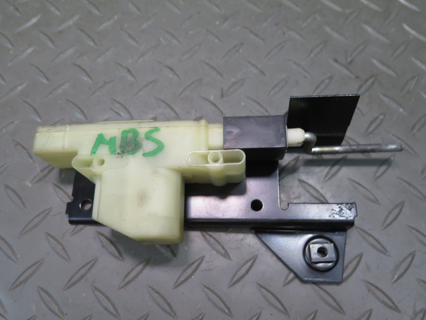 83-89 BMW E24 633CSI 635CSI Fuel Tank Filler Door Lid Lock Actuator 1373185 OEM
