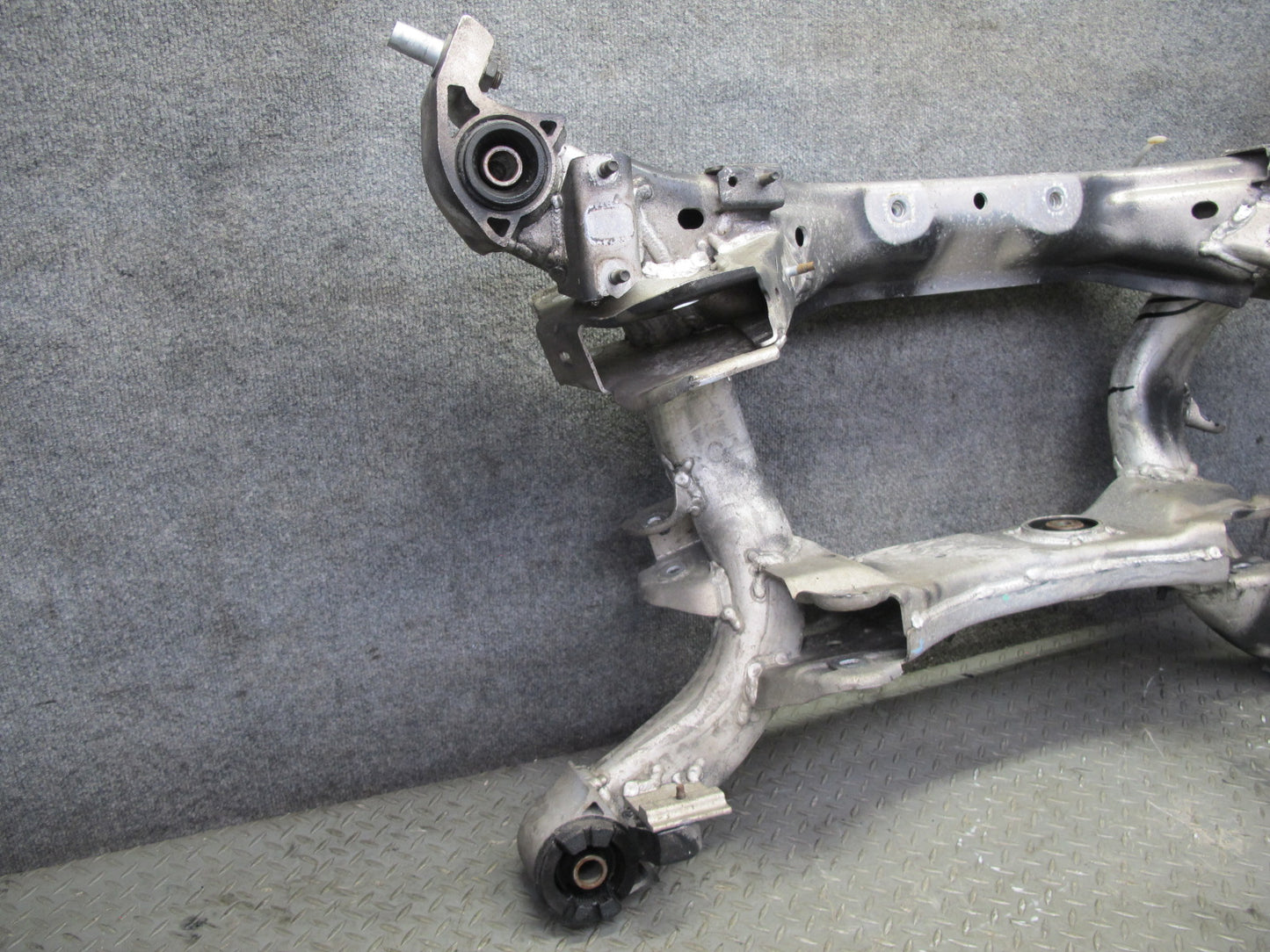 07-09 Nissan Z33 350Z Conv Rear Suspension Subframe Crossmember Carrier 101K OEM