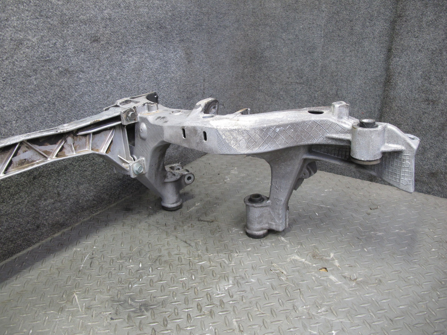 1999-2001 Porsche 911 996 RWD Rear Suspension Sub Frame Crossmember Carrier