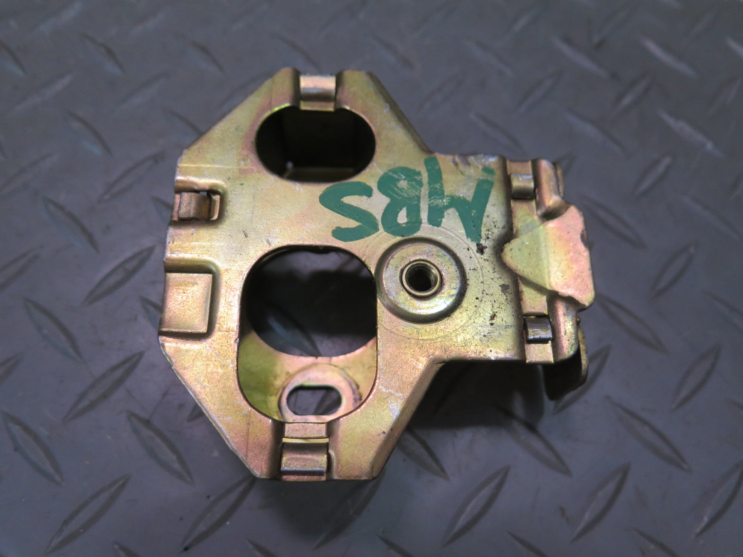 78-89 BMW E24 633CSI 635CSI Rear Trunk Lid Lock Lower Catch OEM